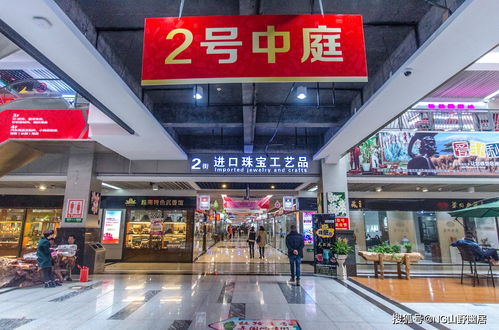 义乌国际商贸城 全球最大的小商品交易中心,是地方经济的大动脉